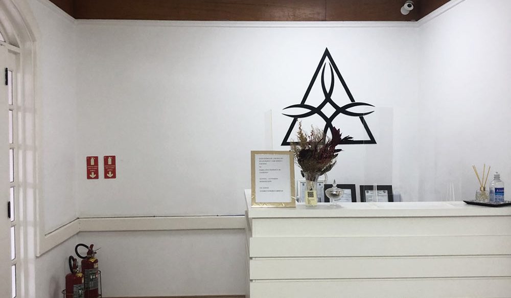 Balcão de recepção da clínica